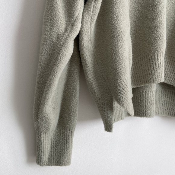 A&F Soft Collection Collared Sweater - Picture 6 of 9